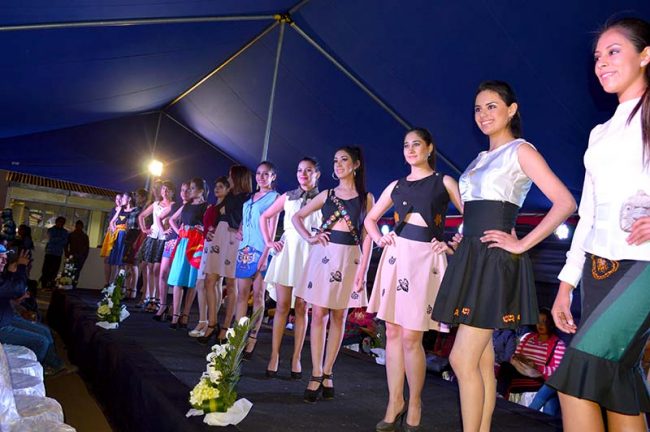 elegancia-y-talento-en-desfile-de-modas-instituto-continental1