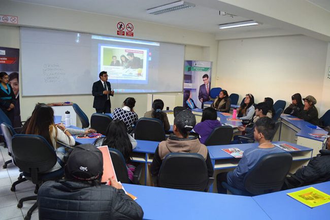 Jóvenes deciden carrera profesional gracias a Taller Vivencial en el IC