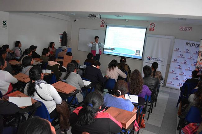 Instituto Continental y Qaliwarma realizan talleres de fortalecimiento
